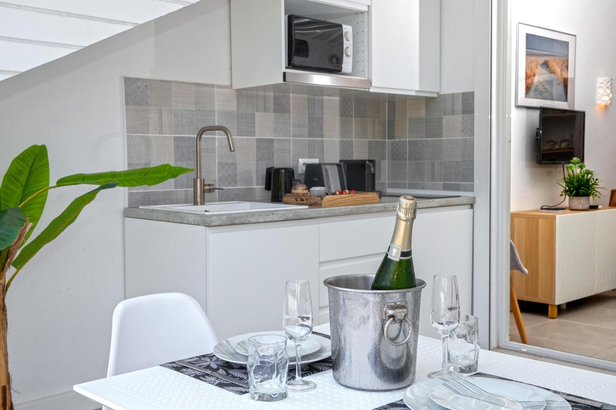 Beautiful Suite S12 With Pool And Sea View Cul de Sac Екстериор снимка